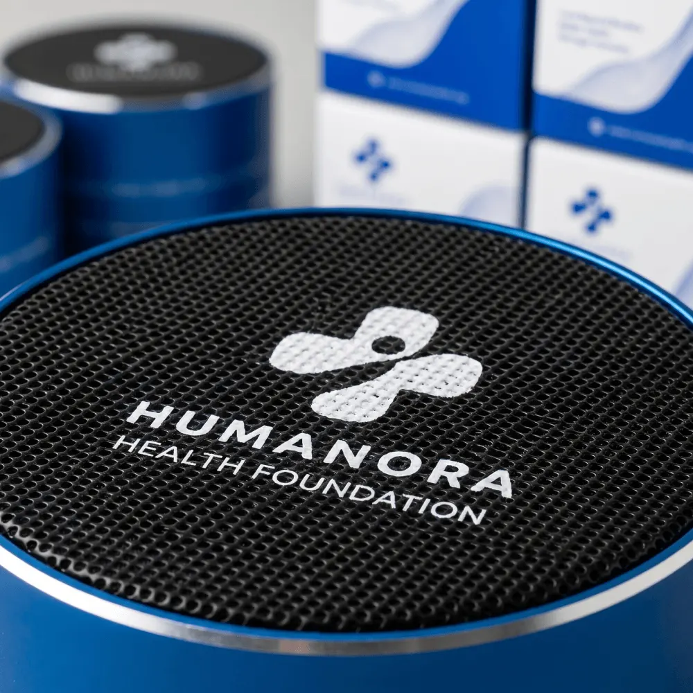 Беспроводная Bluetooth-колонка с логотипом и брендированной коробкой, фотография проекта 5