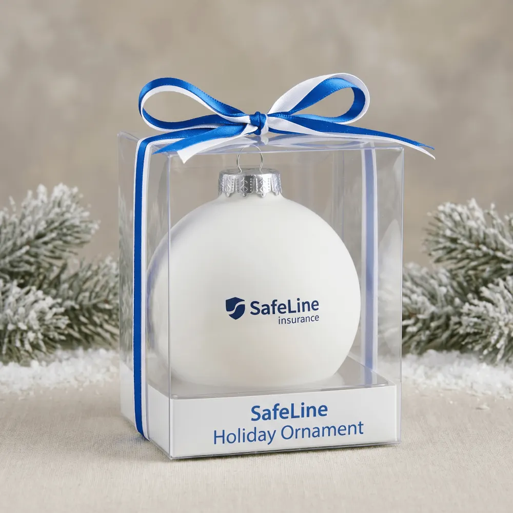 Ёлочный шар SafeLine Insurance в прозрачной упаковке: Общий ритм комплекта и взаимное положение предметов.