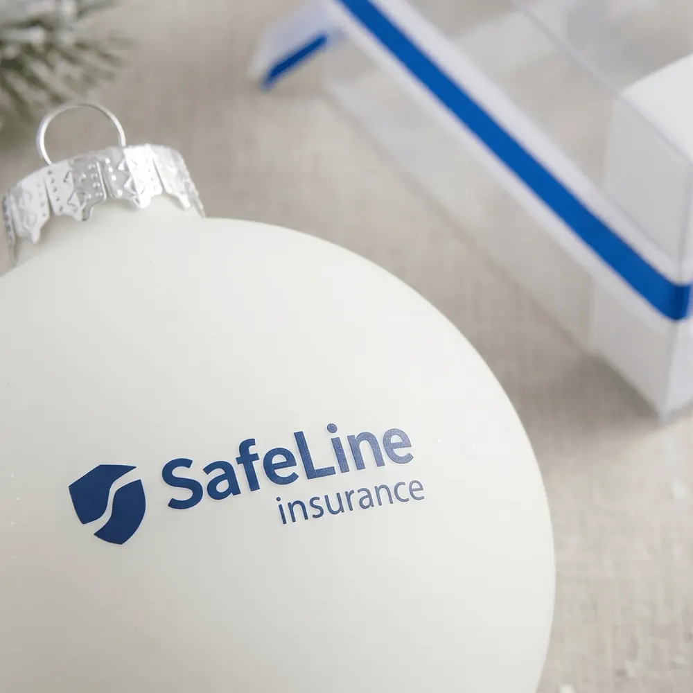Ёлочный шар SafeLine Insurance в прозрачной упаковке, фотография проекта 5