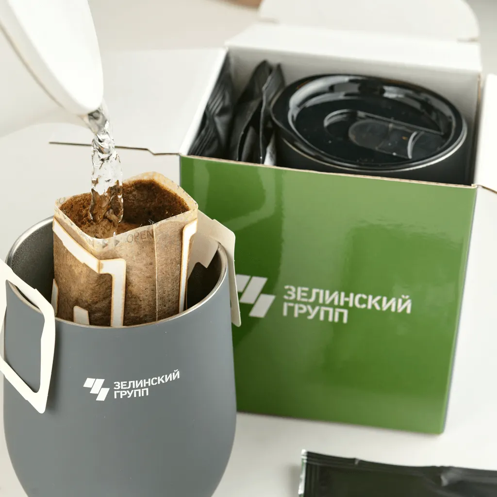 Кофейный набор «Коффер New» с термокружкой и дрип-пакетами: Крупный план материала, фактуры и зоны нанесения.