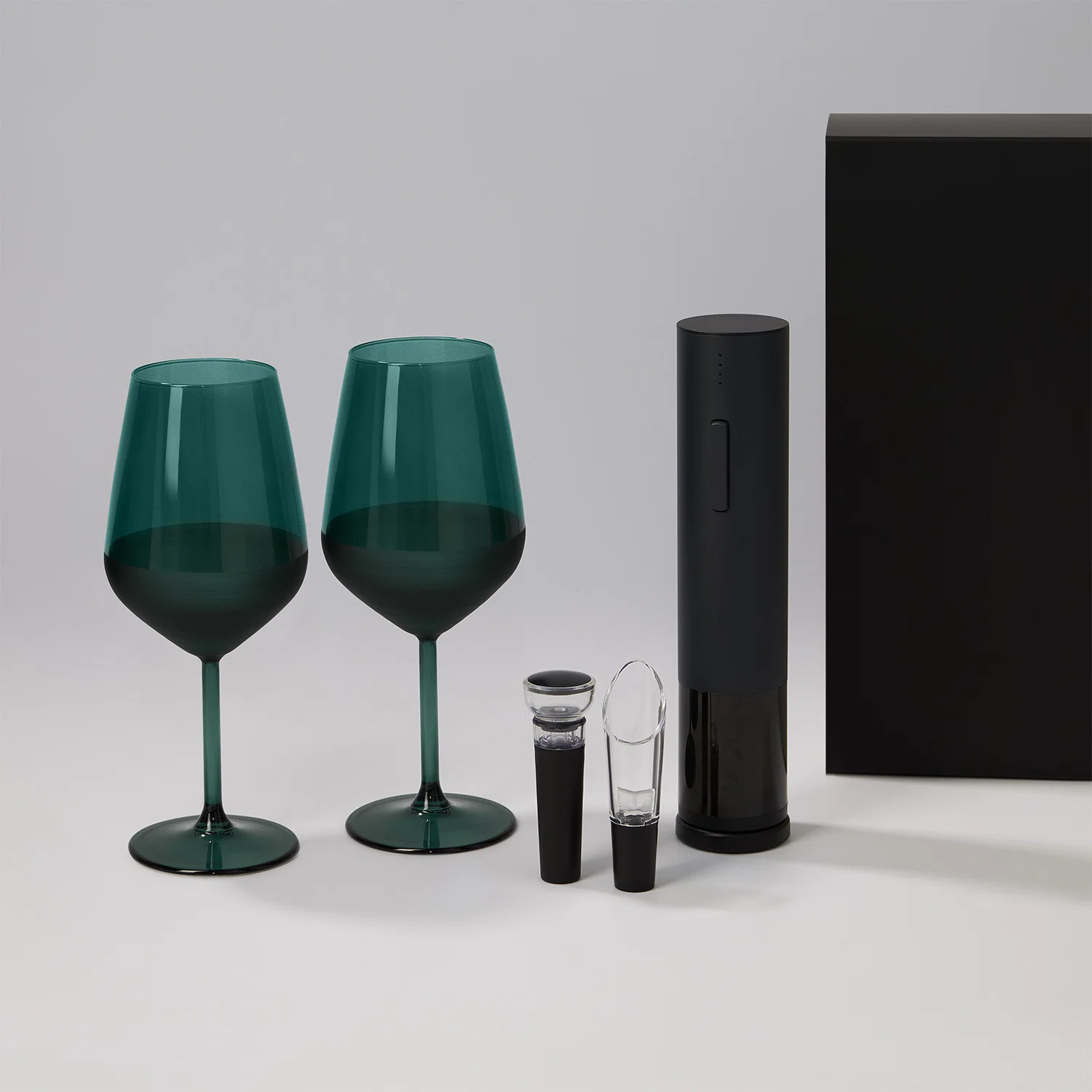 Подарочный набор 2 бокала для вина Эмеральд (Emerald) + набор для вина Сакраменто (Sacramento) в черной коробке, зеленый/черный