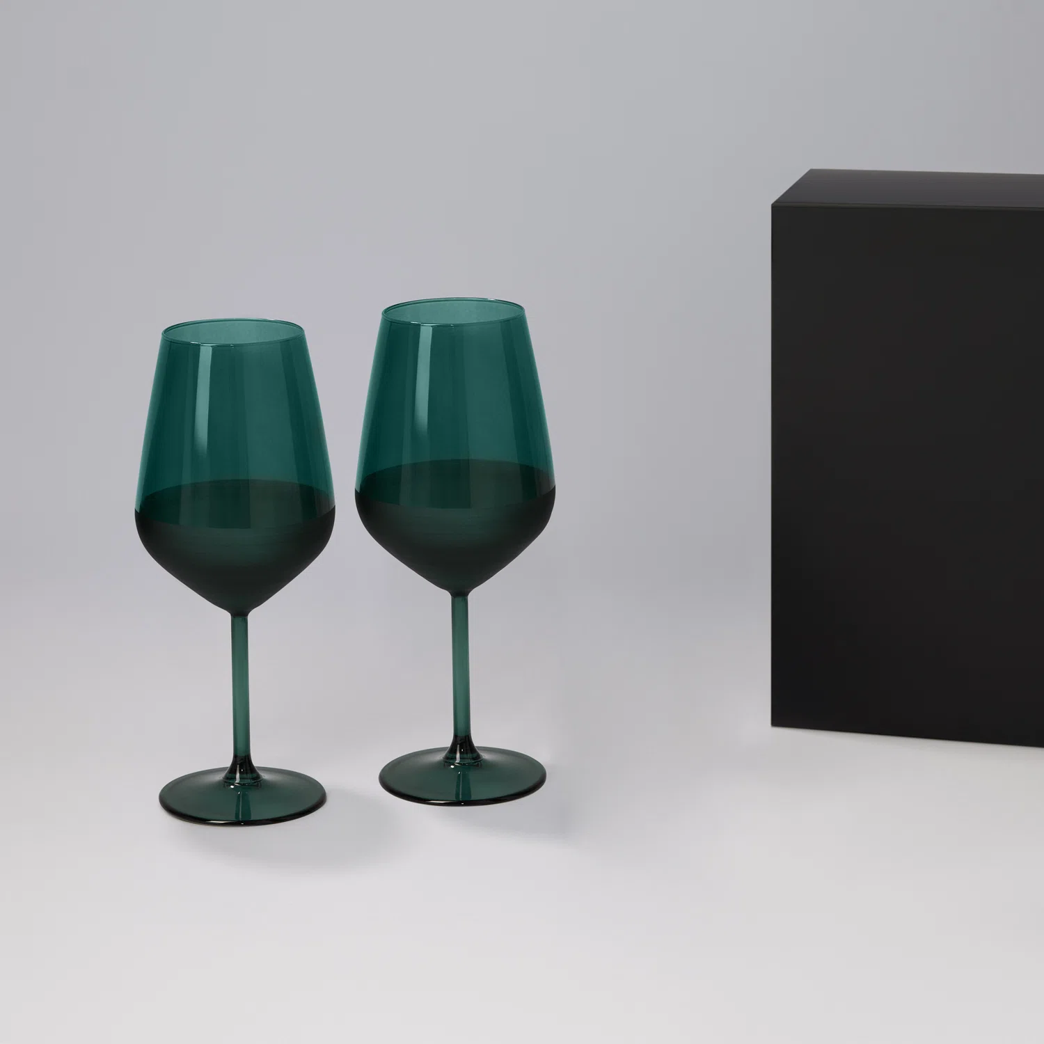 Подарочный набор 2 бокала для вина Эмеральд (Emerald) в черной коробке, зеленый/черный